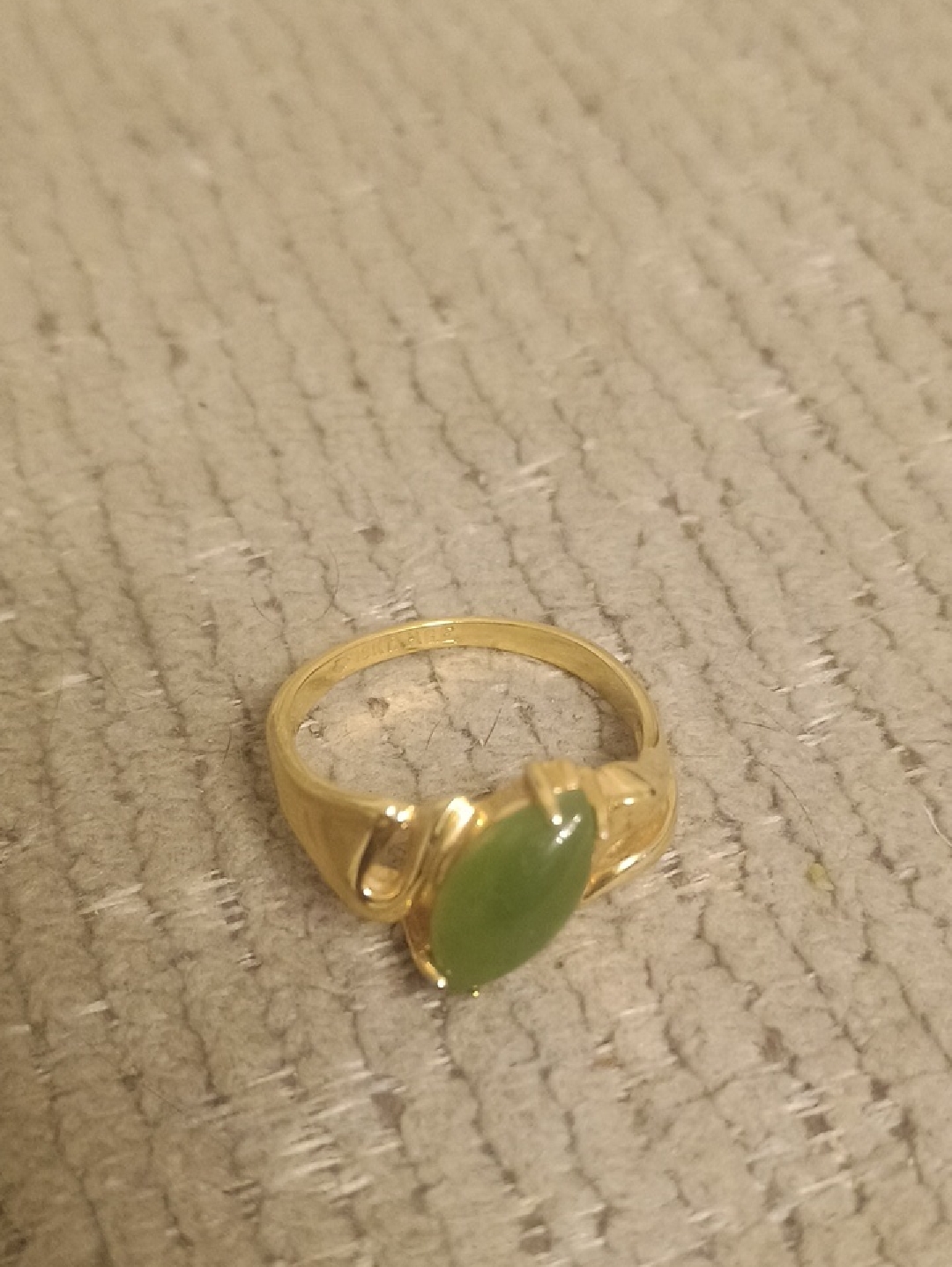10 Kt Gold Ring With Jade Stone